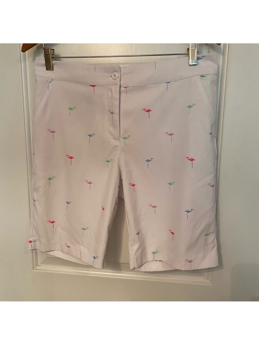 GREG NORMAN SHORTS BERMUDA ACTIVE WHITE FLAMINGO PRINT POCKETS FLAT FRONT SIZE 6